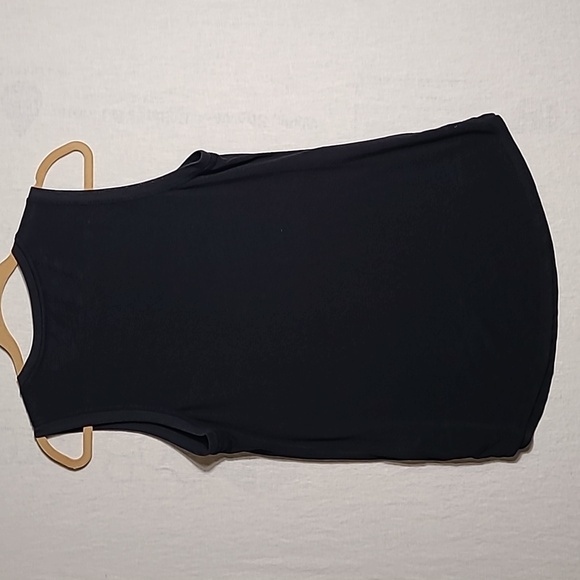 Athleta Breezy Women's Black Sleeveless Top Size Medium - Picture 4 of 7